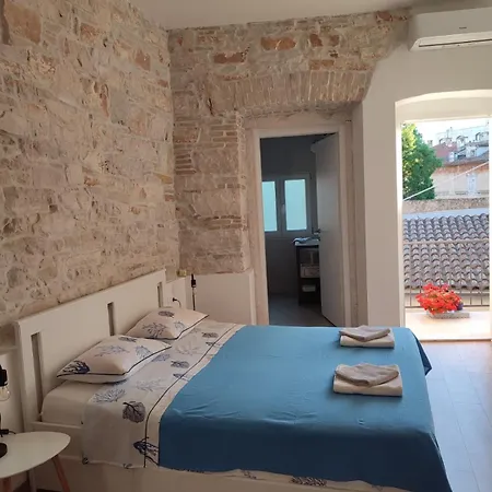 Daire Central Studio Apartment Pula
