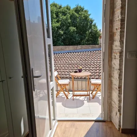 Central Studio Apartment *