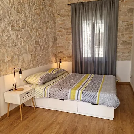 Central Studio Apartment Πούλα