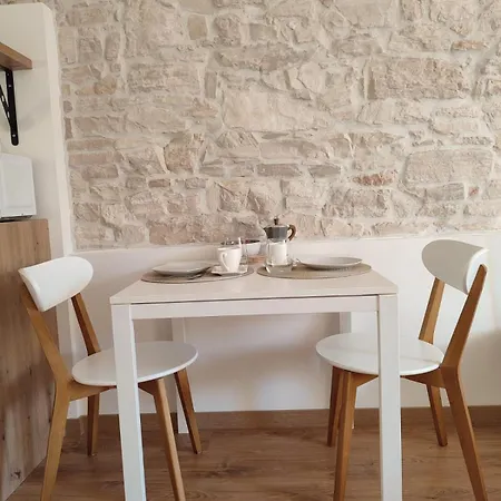 Central Studio Apartment Daire *