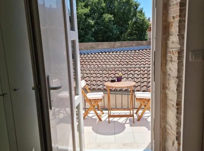 Central Studio Apartment *