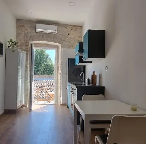 Central Studio Apartment