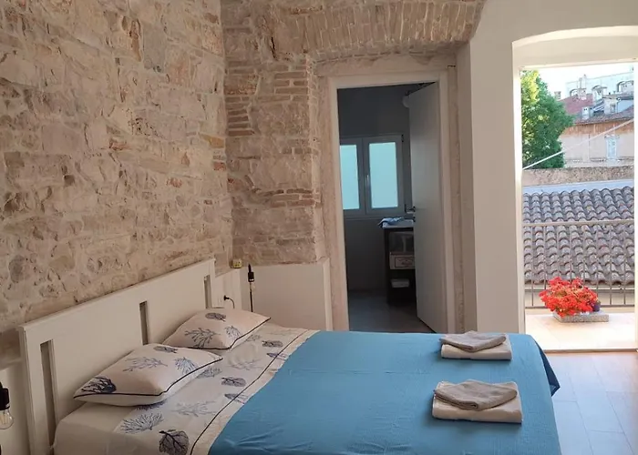 Daire Central Studio Apartment Pula