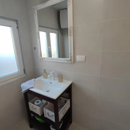 Central Studio Apartment شقة
